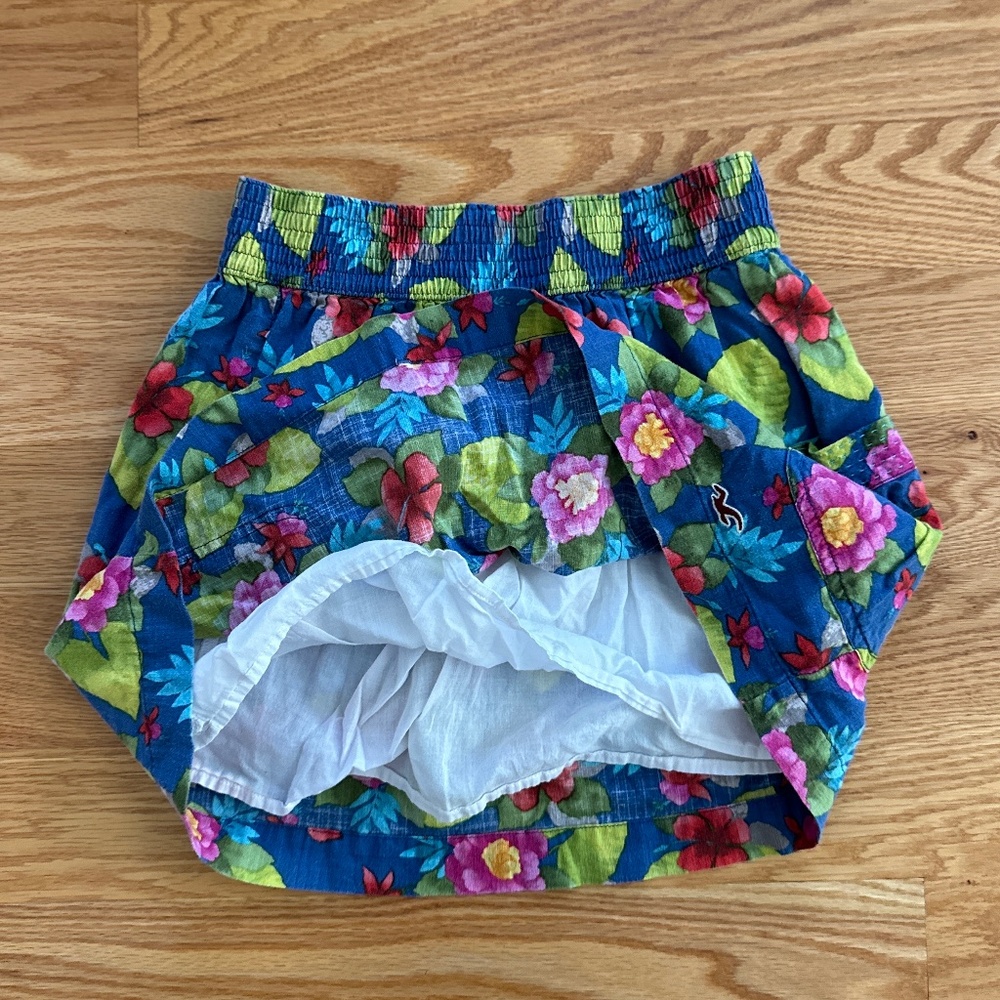 Holister NWOT Floral Flowy Skirt (S) - Picture 2 of 9